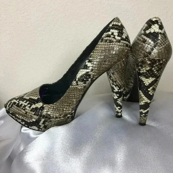 Stuart Weitzman Women’s Python Embossed Leather Platforms Heels Pumps Si… - Picture 1 of 8